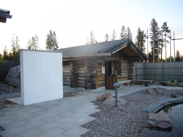 Saunawelt Sauna mit Außendusche